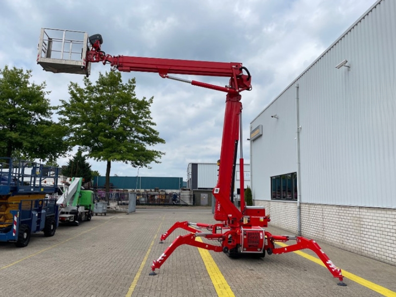 gąsienicach Teupen Leo 24 GT